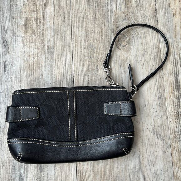 Coach Signature Wristlet Black Monogram Y2K Aesthetic Buckle Bag Pouch Vintage